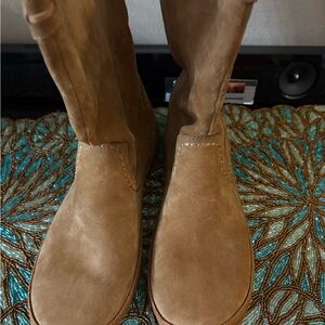 UGG Women's Tan Suede Winter Boots